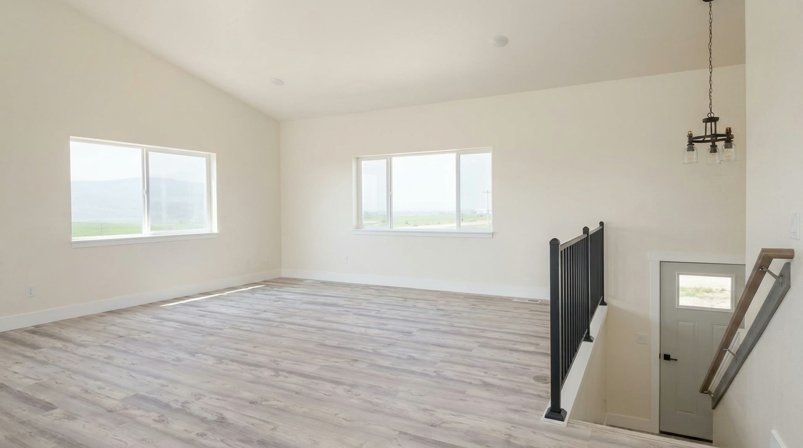 Viewpoint 4 — empty room, before